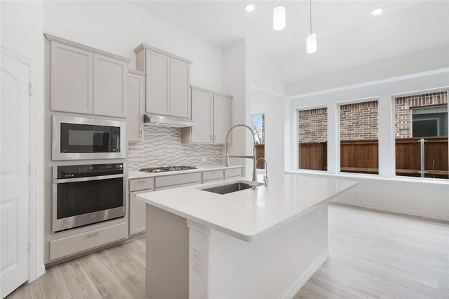 Photo - 713 Caroline Dr