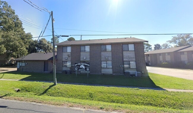 Photo - 1305 E Bayou Rd