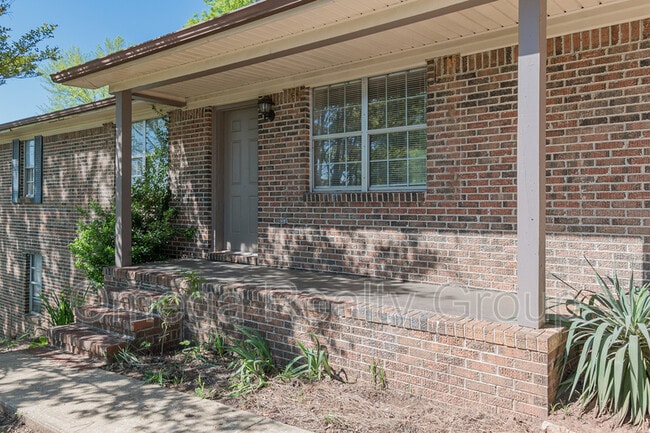 Photo - 213 Ashley Dr