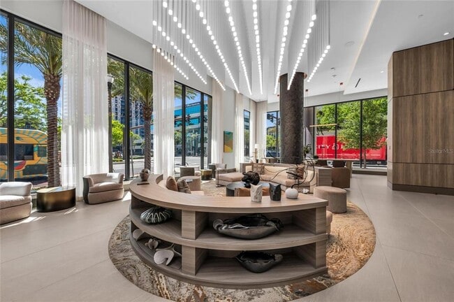 275 1st Ave S Unit 2204
