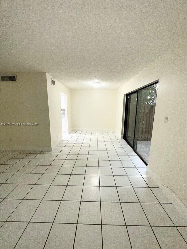 Photo - 11313 SW 109th Rd Unidad 61-B