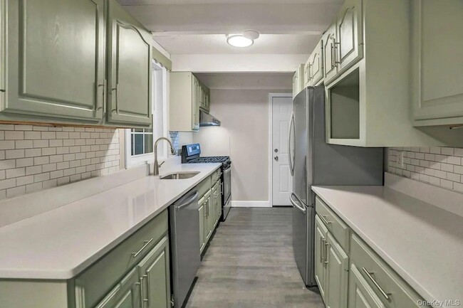 Photo - 44 University Heights Dr