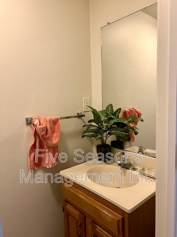 Photo - 115 N Winooski Ave