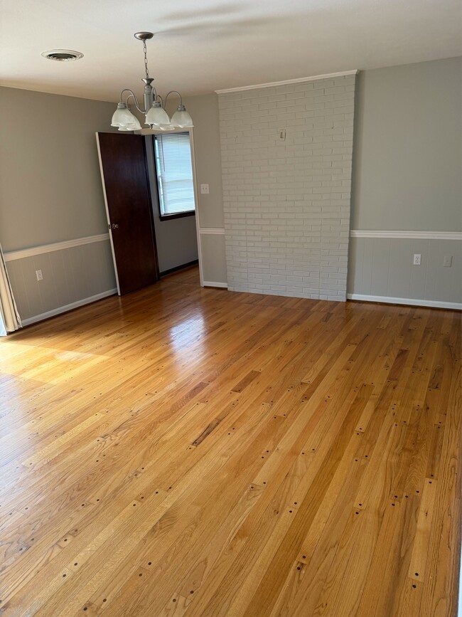 Photo - 413 Briarmont Dr