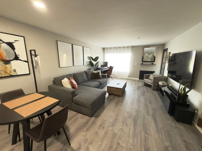 Photo - 5605 Friars Rd Unidad 304