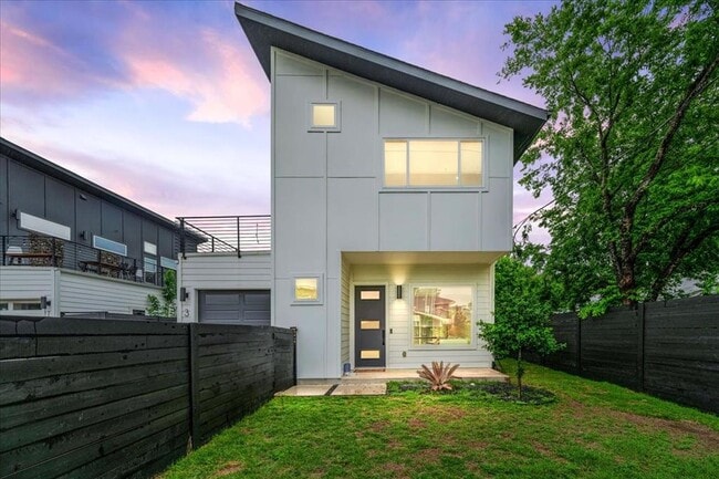 Building Photo - 6300 Santos St Rental