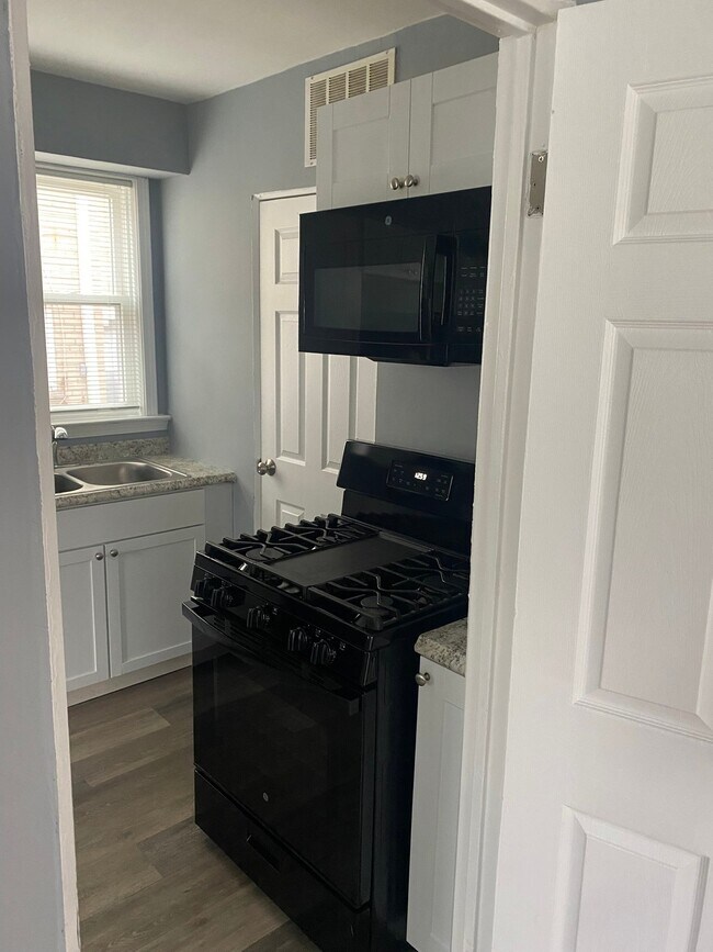 Photo - 1338 Wentworth Ave Unit 1338