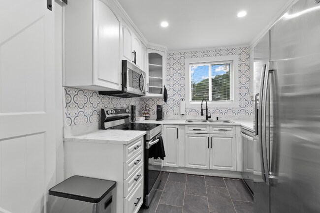 Photo - 3021 Botany St