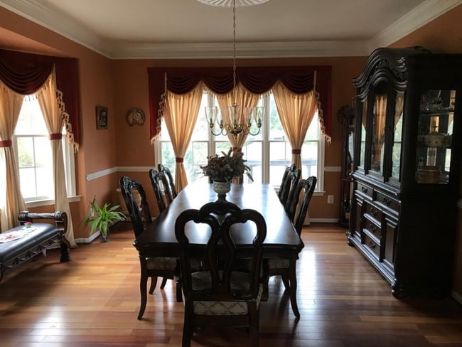 Photo - 43694 Lucketts Bridge Cir