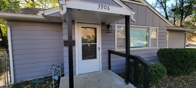 Building Photo - Tiehen Realty - Booth Unit 3906 Booth