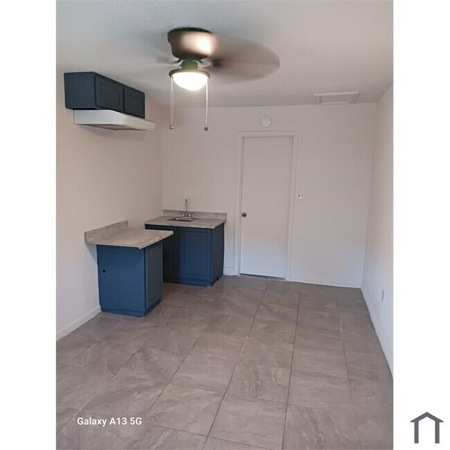 Photo - 13039 Market St
