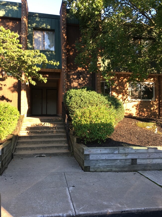 Photo - 1217 Meadowview Ln Unit Condo For Rent
