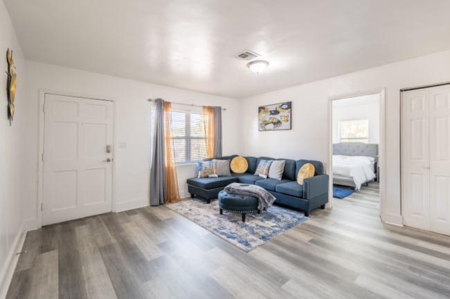 Photo - 3120 SW 12th Pl Unit 1