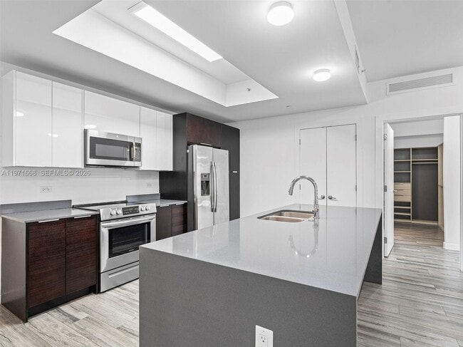 Photo - 2955 Bird Ave Unidad 1A