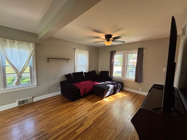Photo - 927 Townsend St