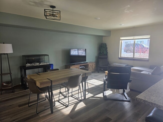 Photo - 3 Bedroom 2.5 Bath Cond0 near MSU