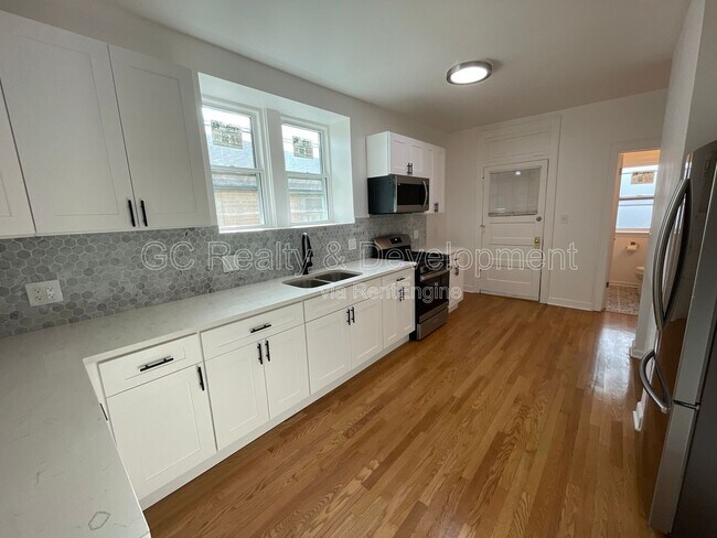 Photo - 7512 N Claremont Ave Unidad 2