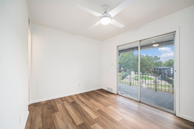 Photo - Royal Court Apartments