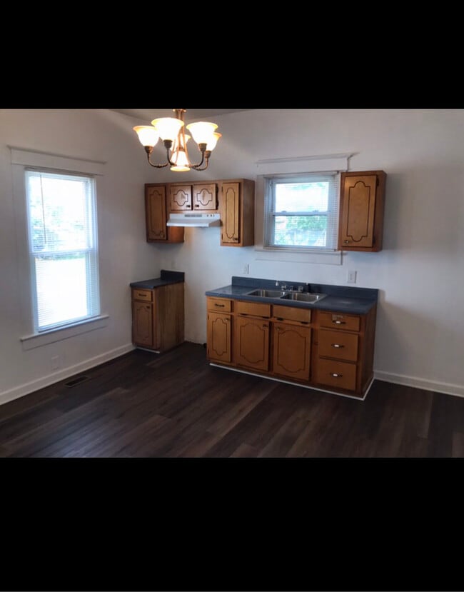 Photo - 1104 N George St