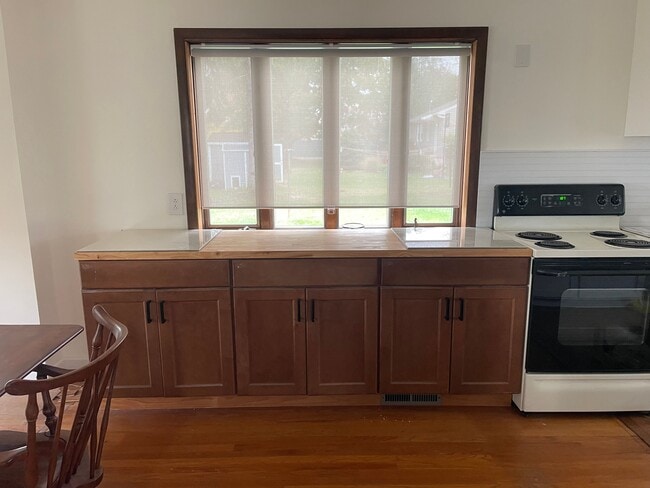 Photo - 108 Essex St