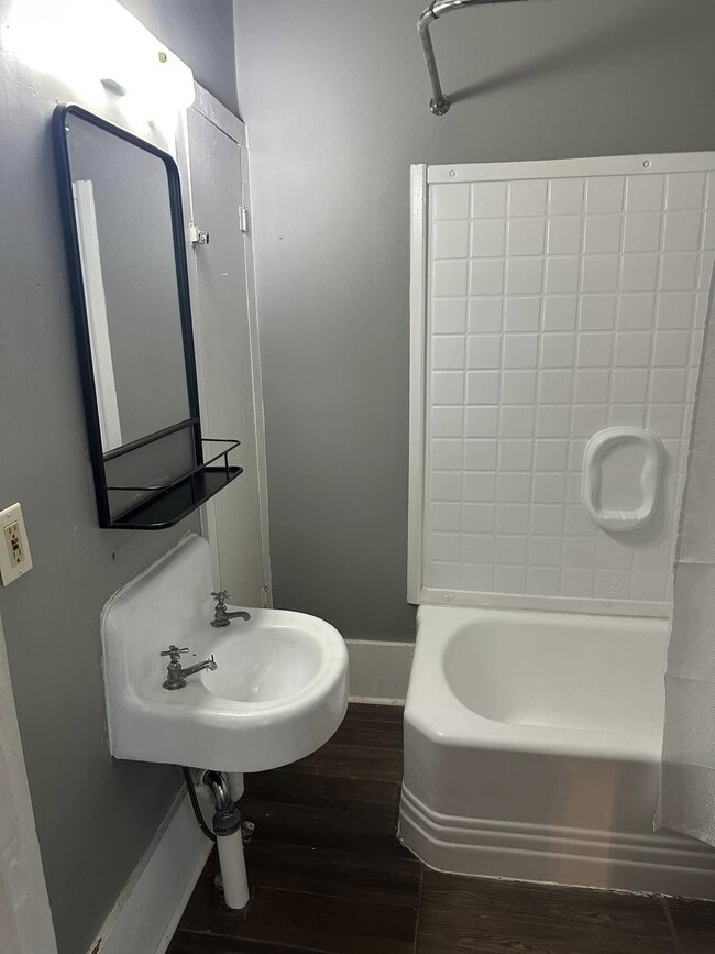 Photo - 2534 NAPIER AVE