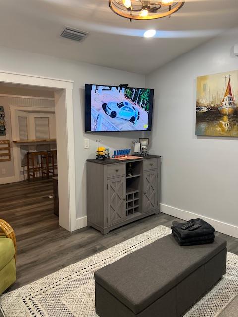 Photo - 1219 Thomas Dr