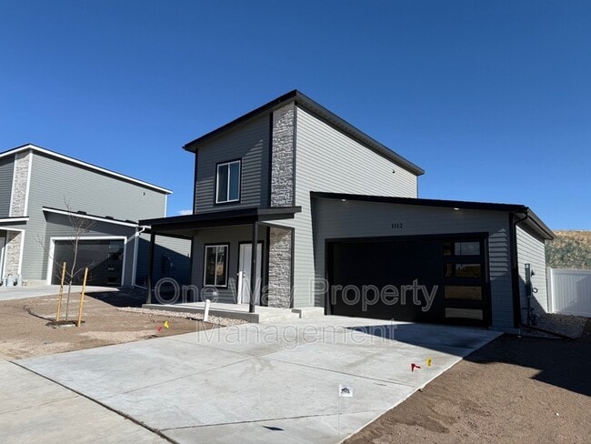 Photo - 1512 Elsie Jean Trl