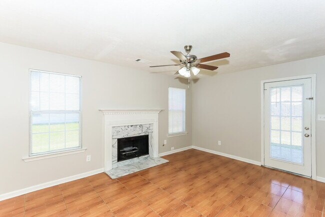 Photo - 833 Rock Shoal Ct