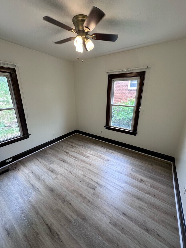 Photo - 204 Shoup St