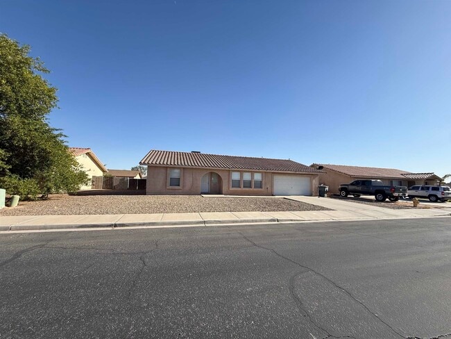 Building Photo - 6141 E 40th Pl Rental