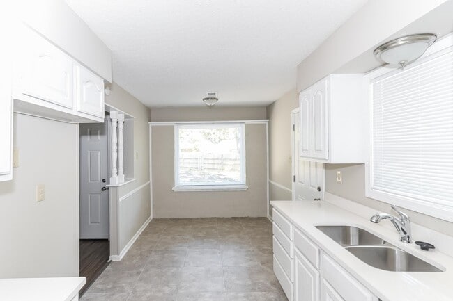 Photo - 6076 Elk Grove Rd