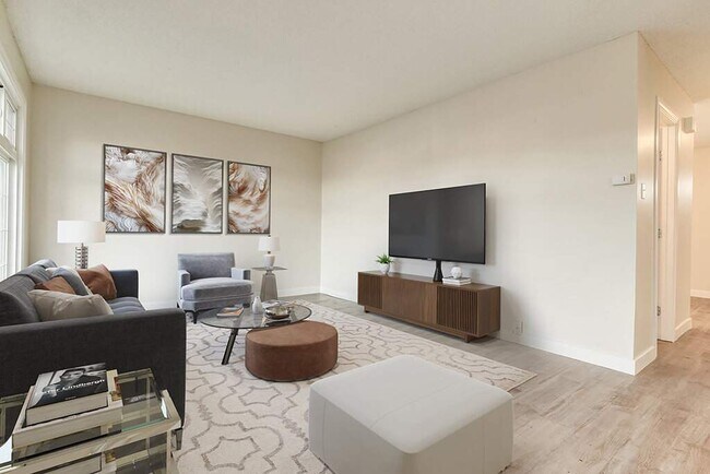 Photo - Spatinow Court