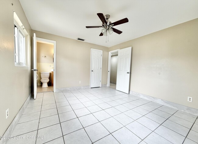 Photo - 1635 Nassau St