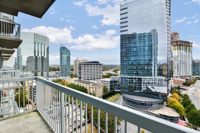 Building Photo - One bedroom condo located in heart of Buckhead!