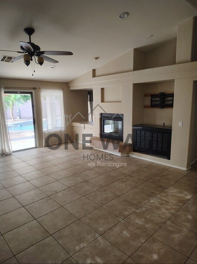 Photo - 1430 E Crescent Way
