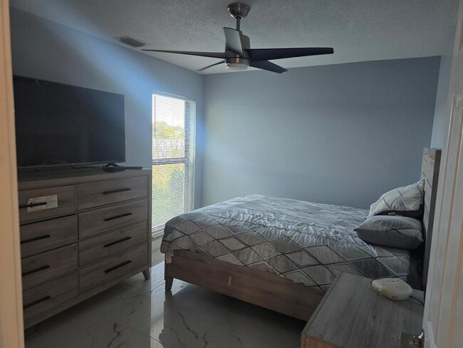3801 Waterview Cir