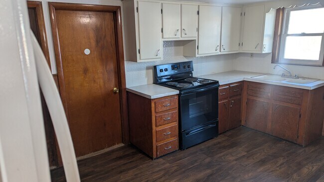 Photo - 24 Mechanic St Unidad B