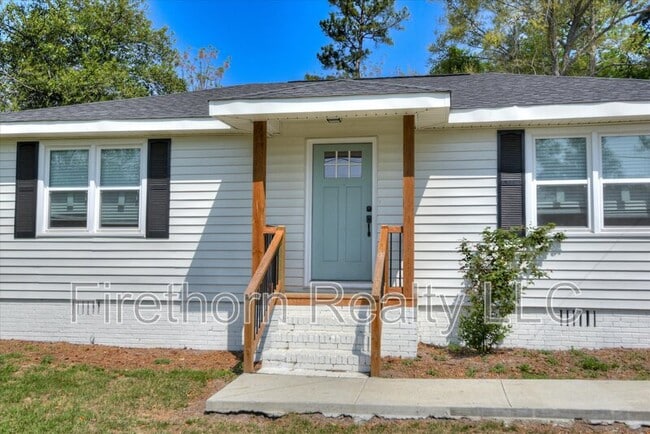 Photo - 1006 Skyview Dr