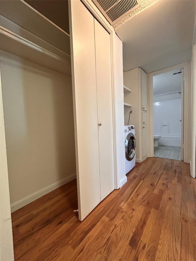 Photo - 808 Winflo Dr Unit 206