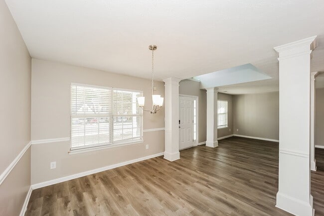 Photo - 4021 Castle Way Dr