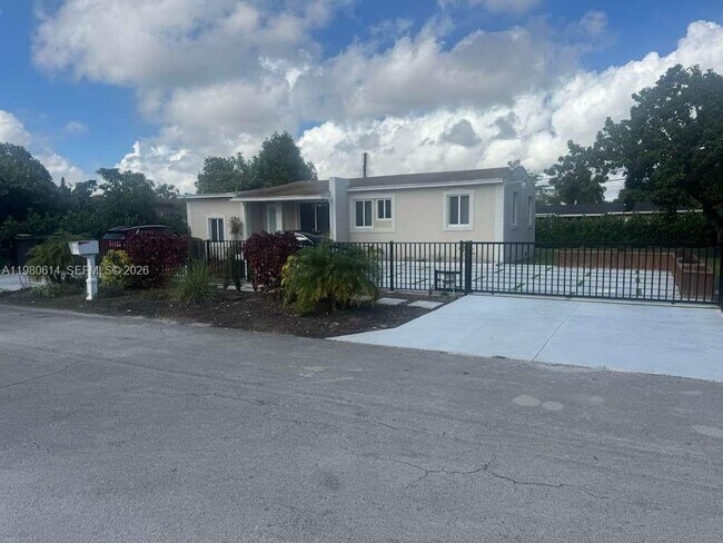 Photo - 1001 NW 148th St