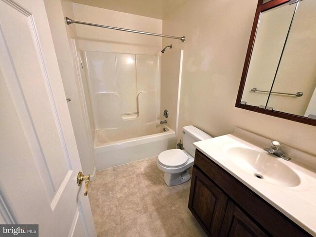 Photo - 127 S Main St