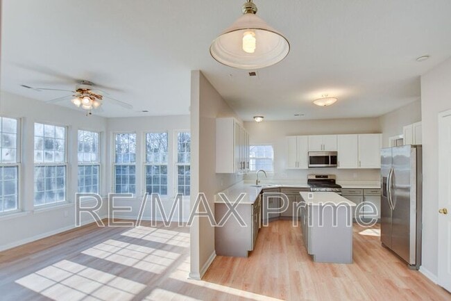 Photo - 2112 Seastone Trce