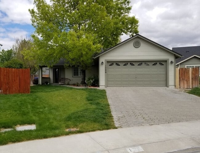 Building Photo - 4 Bedroom Home in Chichester Estates HOA
