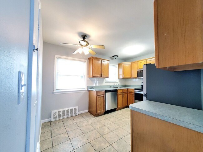 Photo - 3 Bed - 2 Full Bath Cape Cod for Rent!