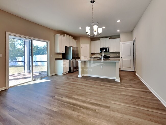 Photo - 64 Spruce Point