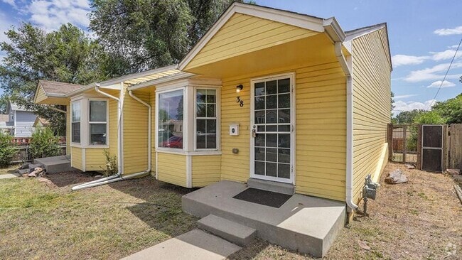 Building Photo - 38 S Meade St Rental