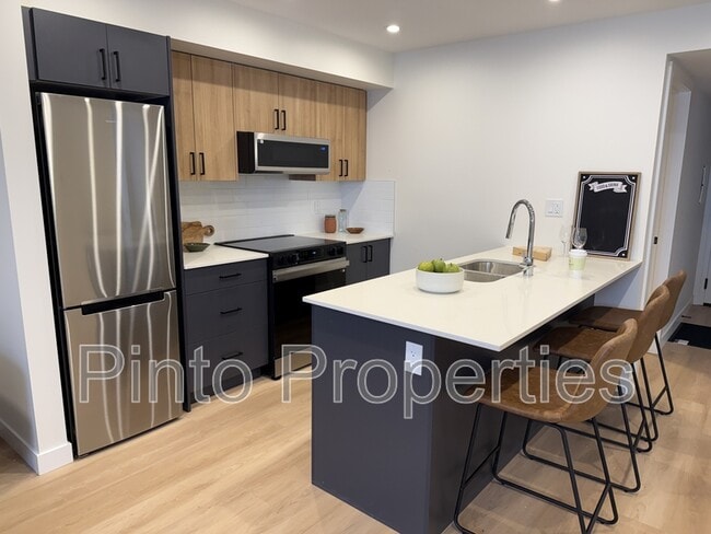 Photo - 8615-8108 108 St NW