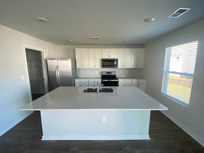 407 Sea Breeze Dr
