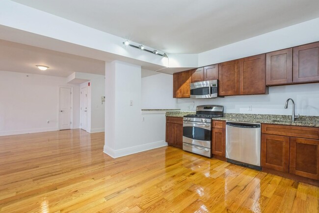 Building Photo - 809-815 22nd St Unit 510 Rental
